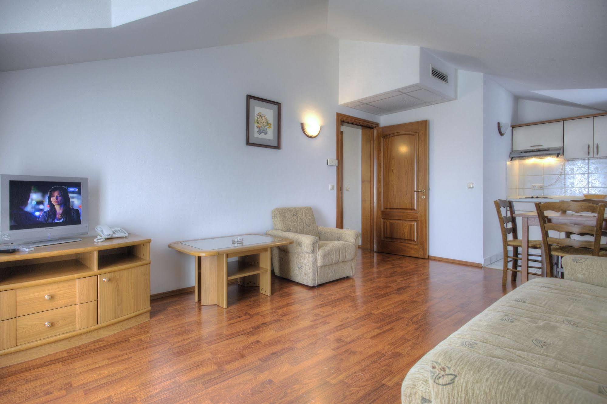 Aparthotel Zaton 자톤 외부 사진